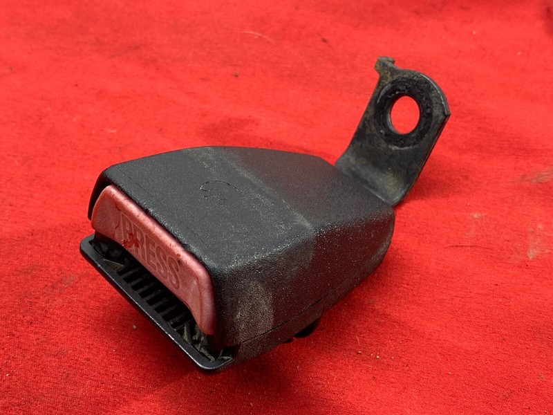91-99 BMW E36 332 328 M3 Sedan Rear Right Passenger Seatbelt Buckle Latch OEM✅