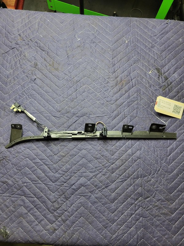 Used Oem Lincoln Dashboard Right Passenger Courtesy Lamp for 2019 MKC 2.0L 2WD