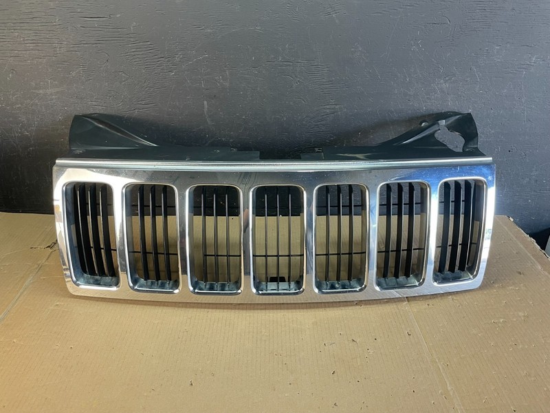2008 2009 2010 Jeep Grand Cherokee Front Upper Grill Grille OEM ae3603 DG