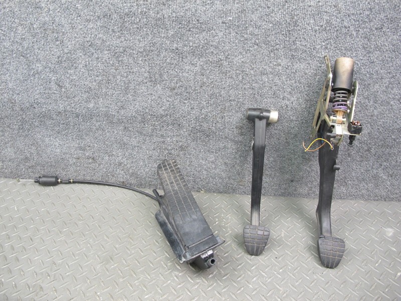 1999-2005 PORSCHE 911 CARRERA 996 M/T ACCELERATOR GAS BRAKE CLUTCH PEDAL SET