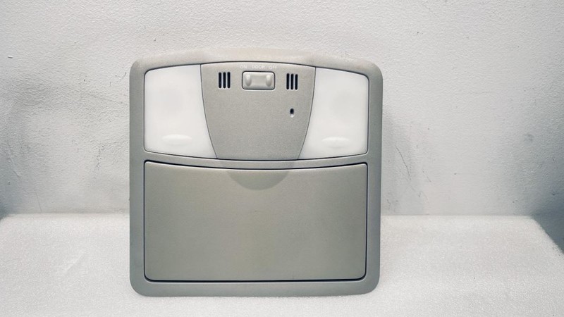 2010-2012 NISSAN ALTIMA ROOF CONSOLE DOME LIGHT W/O SUNROOF 8313