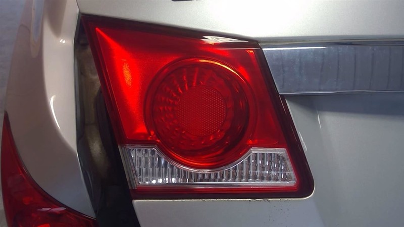 Driver Tail Light VIN P 4th Digit Limited Lid Mounted Fits 11-16 CRUZE 3507253