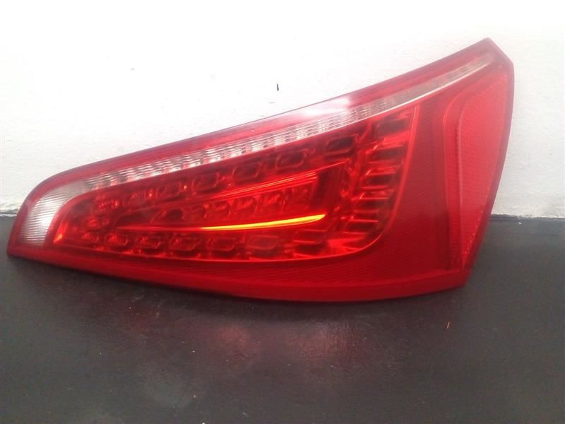 09-12 Audi Q5 Right Gate Mounted Tail Light Lamp Gate Mounted OEM 8R0945094B