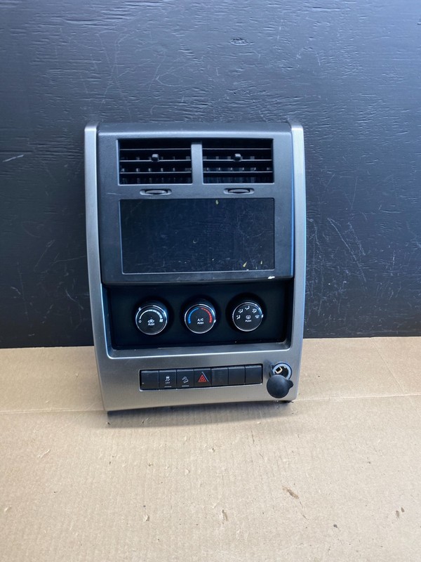 2008 to 2012 Jeep Liberty Dash Climate Temperature Control Radio Bezel ac6237 DG