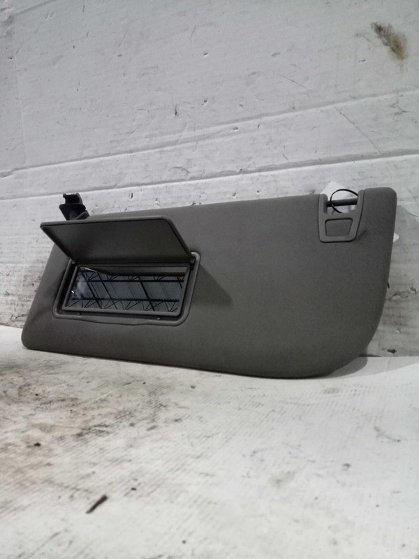 Used Right Sun Visor fits: 2019 Ford F150 PICKUP Crew Cab w/o sunroof w/o illumi