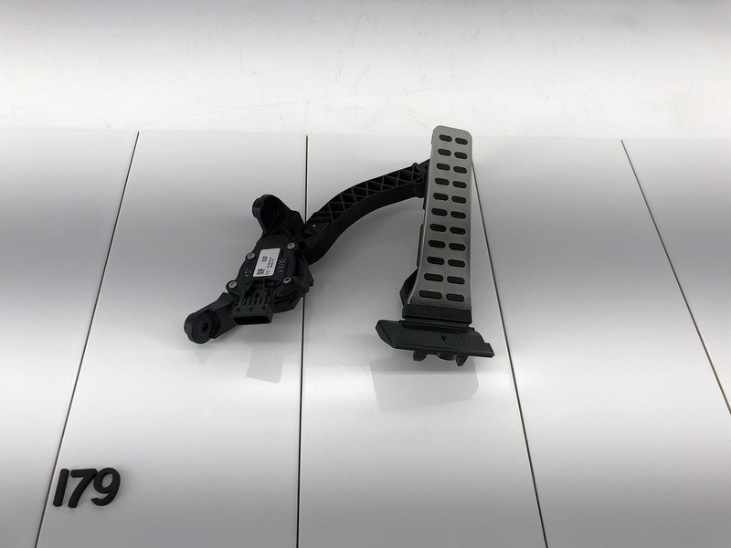 12-17 HYUNDAI VELOSTER 1.6L L4 GASOLINE ENGINE MOTOR ACCELERATOR GAS PEDAL OEM