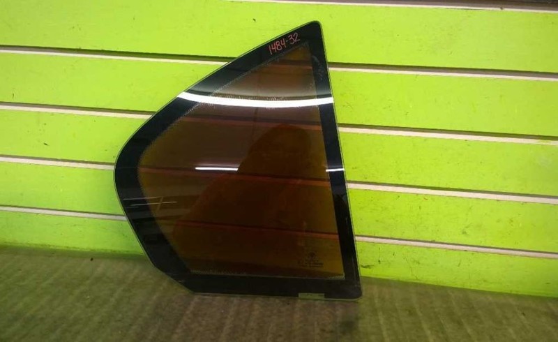 02 BMW 330i SEDAN PASSENGER RIGHT VENT GLASS OEM 1484-32