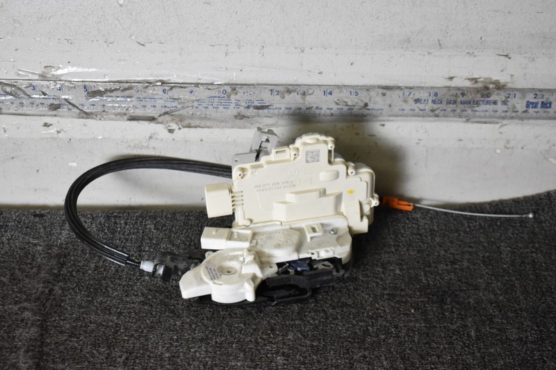 17-23 PORSCHE 971839015C LEFT DOOR LOCK ACTUATOR FOR PANAMERA