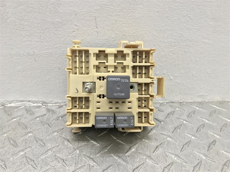 00-02 CHEVROLET SUBURBAN YUKON XL 1500 2500 5.3L WIRE HARNESS FUSE BOX OEM