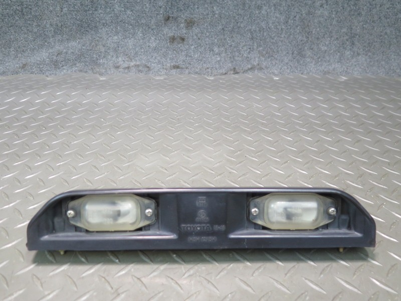 1991-1997 TOYOTA LAND CRUISER FJ80 REAR LICENSE PLATE LIGHT LAMP