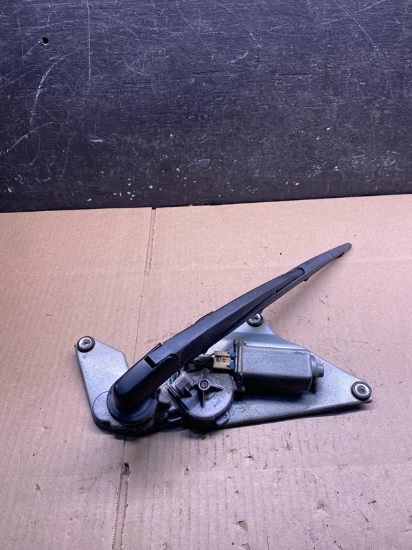 2003 to 2011 Honda Element Rear Windshield Washer Wiper Motor v6540 DG
