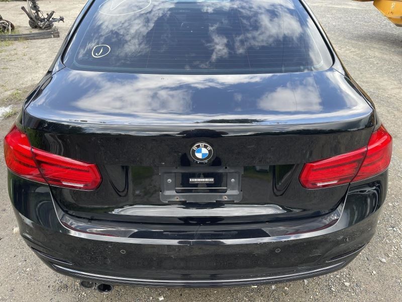 2017 BMW 330i Deck Lid Black