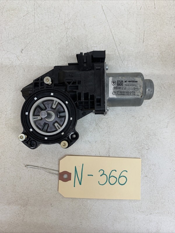 2017-20 TESLA MODEL 3 FRONT PASSENGER SIDE DOOR WINDOW REGULATOR MOTOR 366 B25