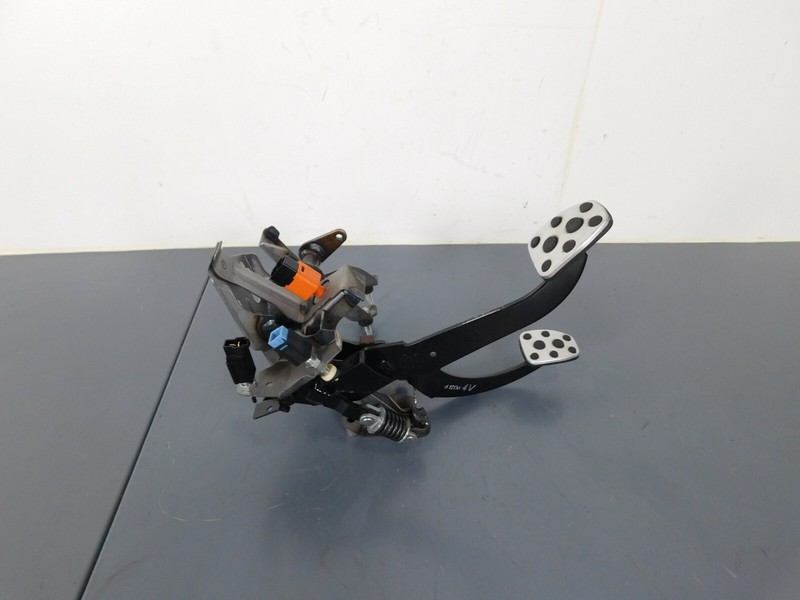 2017 17 18 19 20 Subaru WRX STi Brake / Clutch Pedal Assembly #9096 G2