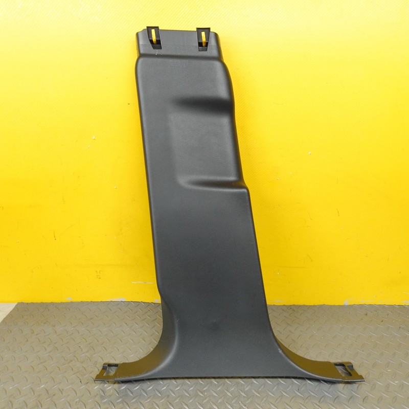 2020-2022 RANGE ROVER EVOQUE LEFT SIDE B-PILLAR BOTTOM TRIM OEM K8D2-24397