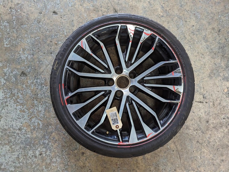 Wheel Rim 20" w/ Tire 255/35 R20 5.3/32 2018 Audi A6 4G0601025CR Х