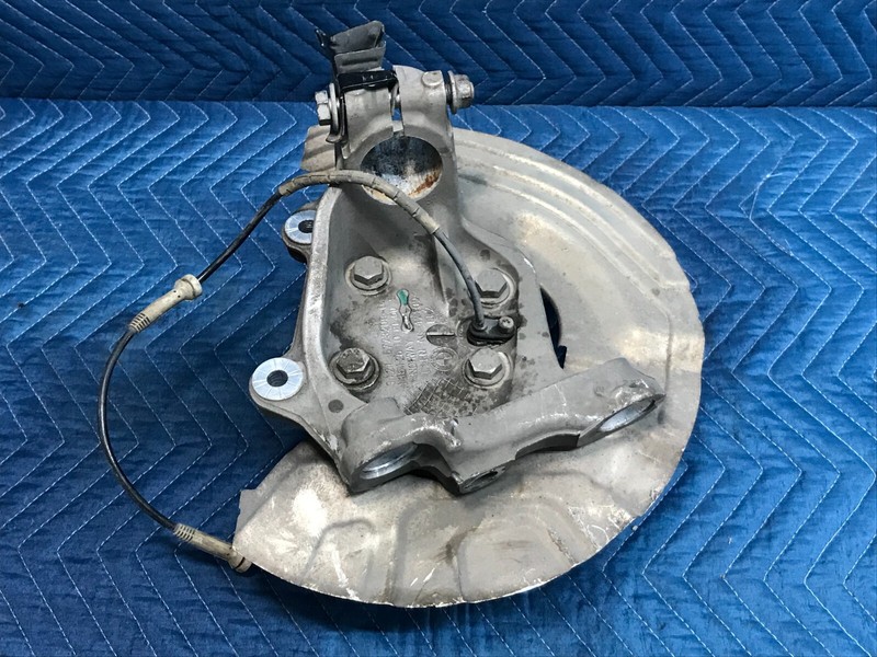 08-13 BMW E82 135i 128i Spindle Knuckle Hub Front LH Left OEM 31216773209