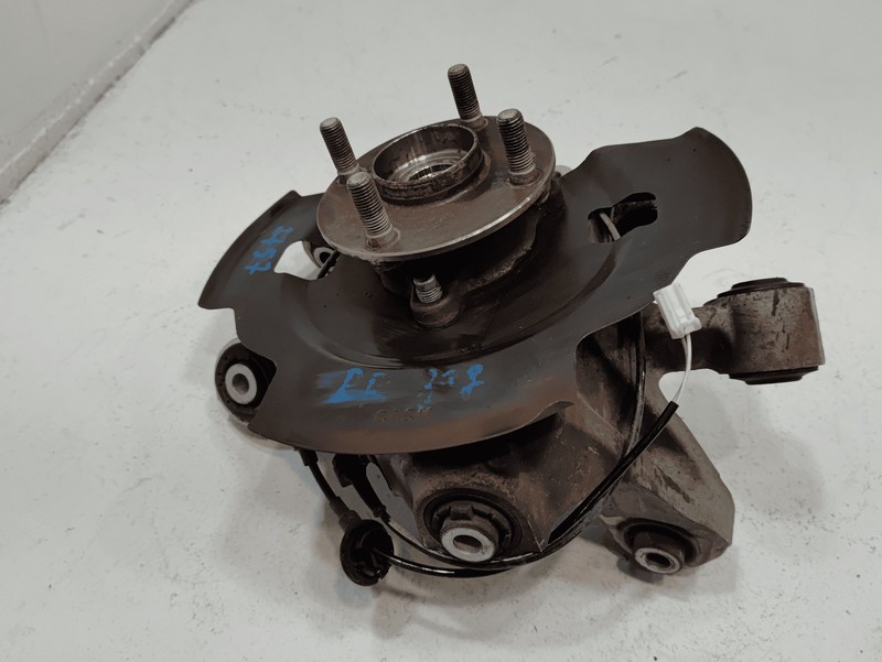 2016-25 MAZDA MX-5 MIATA REAR PASSENGER SIDE STEERING KNUCKLE STUB AXLE HUB OEM