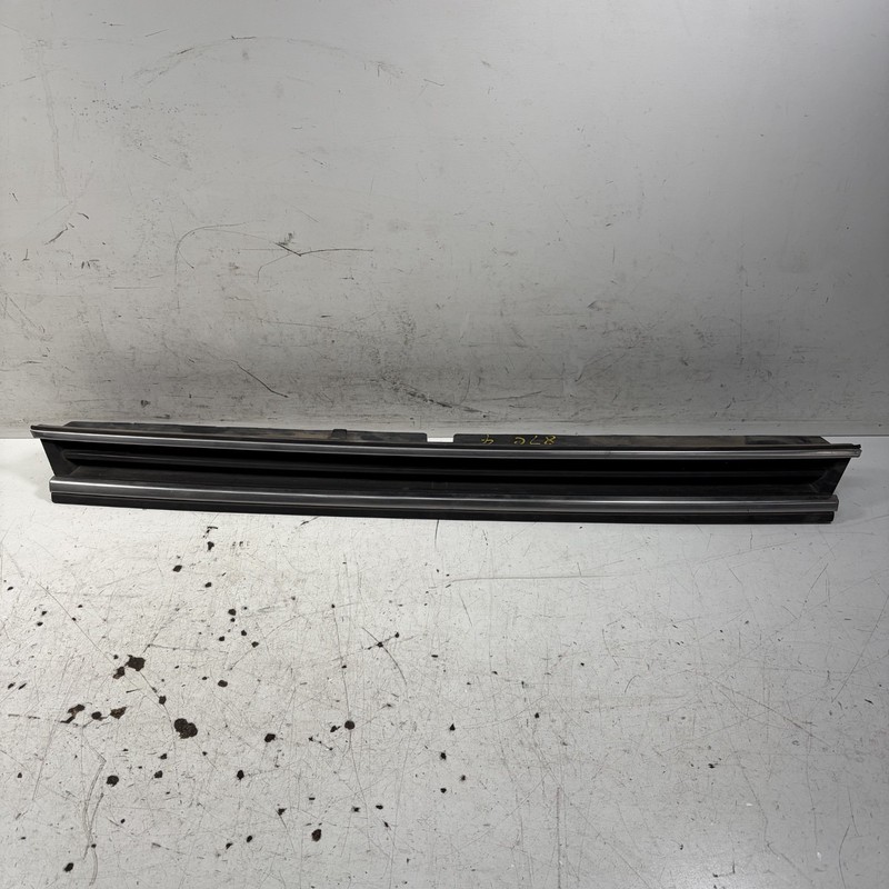86-87 Honda Civic 4D Sedan Front Grille Assembly OEM