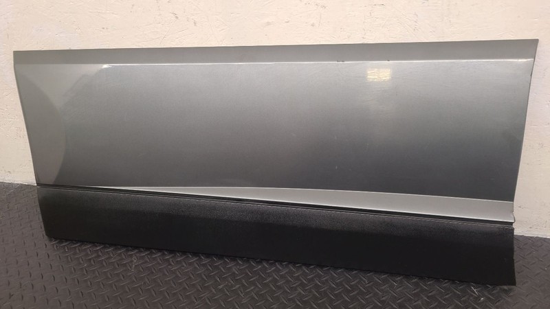02-07 Buick Rendezvous Front Left Driver Lower Door Molding Gray OEM 88951959