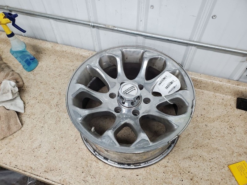 Wheel Classic Style 17x7-1/2 Aluminum Fits 04-07 SILVERADO 1500 PICKUP 305627