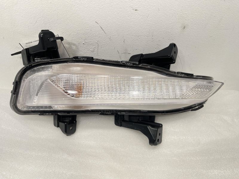 2019-2020 KIA OPTIMA TURN SIGNAL LAMP LOWER BUMPER MOUNTED 69K 49767