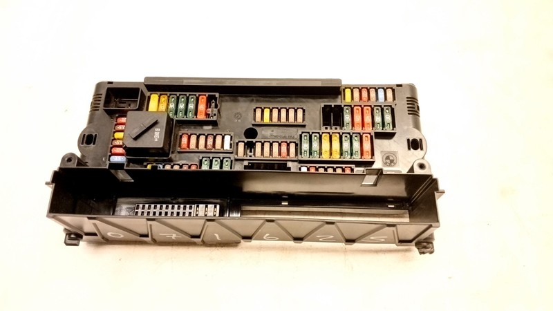 13-17 BMW F01 F02 740Li 550i GT FUSE RELAY JUNCTION MODULE FUSEBOX OEM FRONT 071