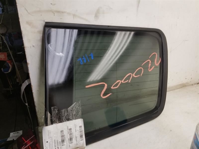 01-07 TOYOTA HIGHLANDER PASSENGER RIGHT QUARTER GLASS WITHOUT ANTENNA