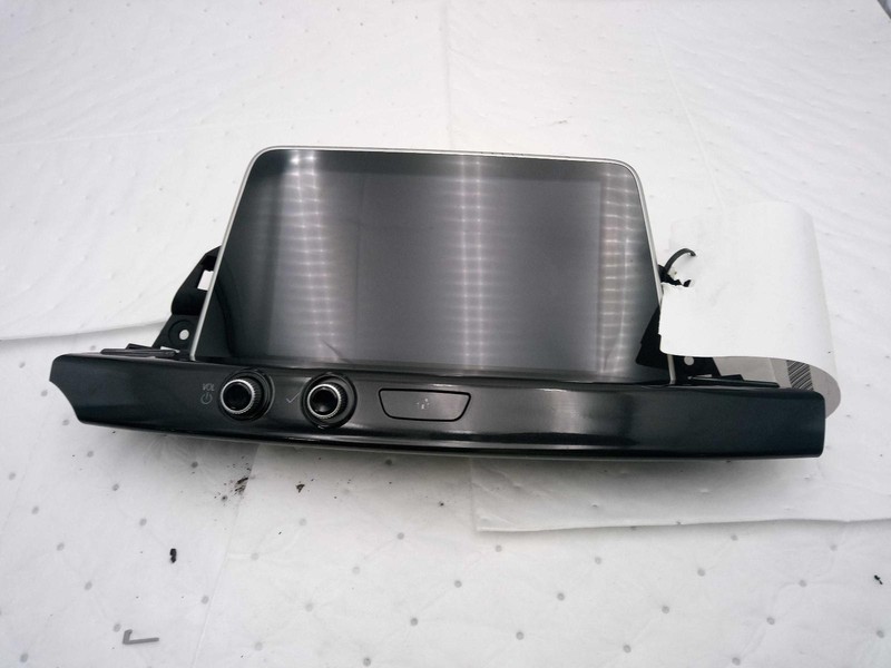 Used Infotainment Display fits: 2023 Cadillac Ct4 display and control panel ID 8