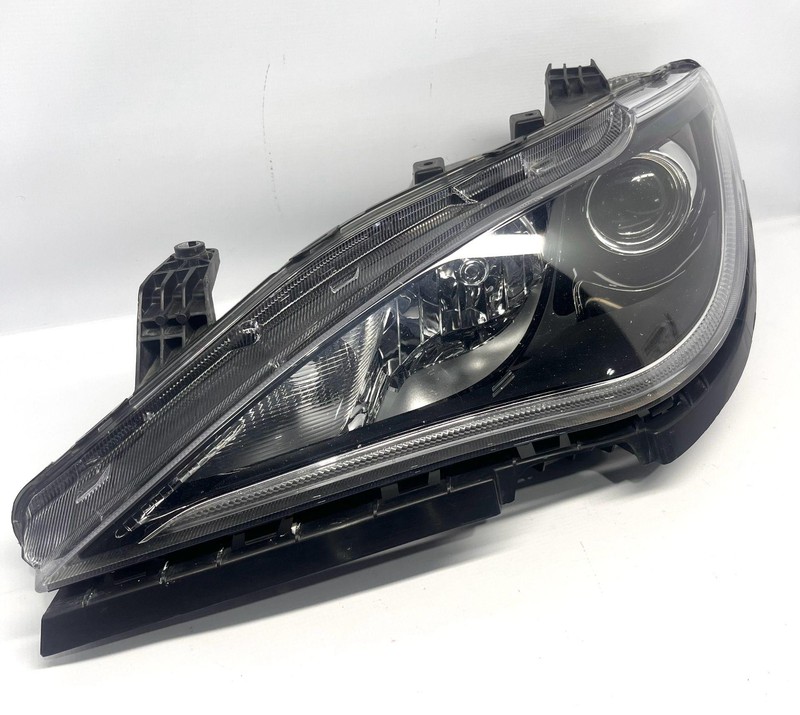 2017-2020 Chrysler Pacifica Left Driver Side LH Halogen Headlight OEM Scratches