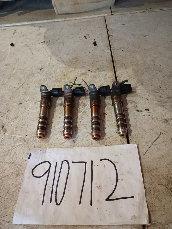 04-09cadillac SRX 3.6L engine camshaft position sensor 12615613 GM Models X4