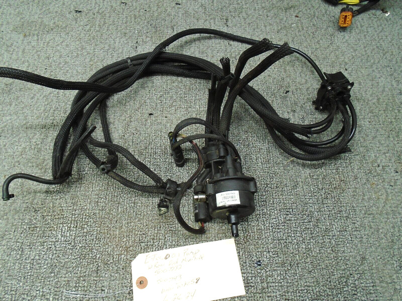 Oil Pump W Rear Oil Dist Manifold 5007232 5007094 Johnson Evinrude Etec Outboard