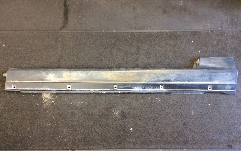 88-91 Honda CRX Left Side Sill Garnish Rocker Molding Bottom Used OEM