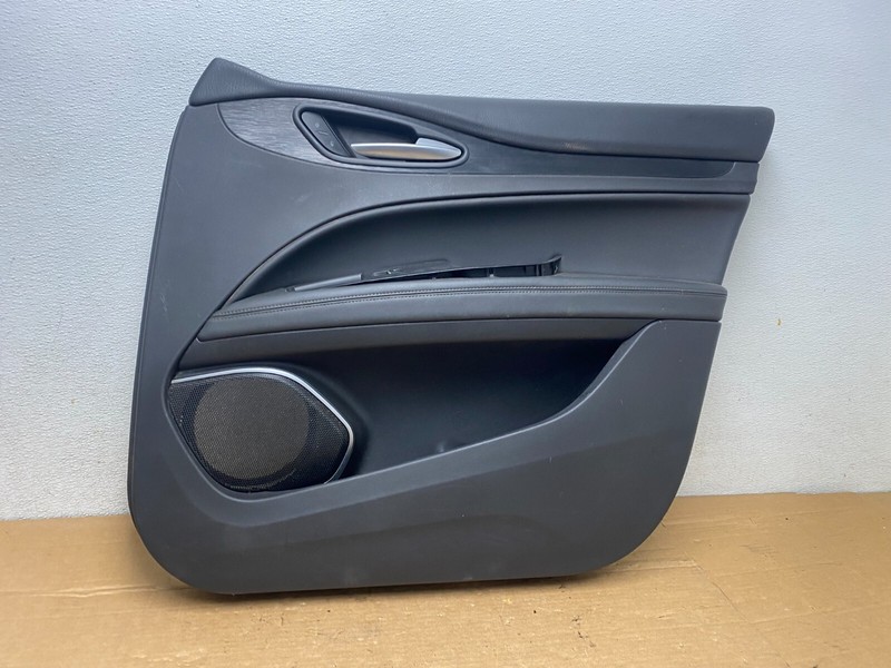 2017-2022 Alfa Romeo Stelvio Front Right Passenger Interior Door Panel M6907 DG