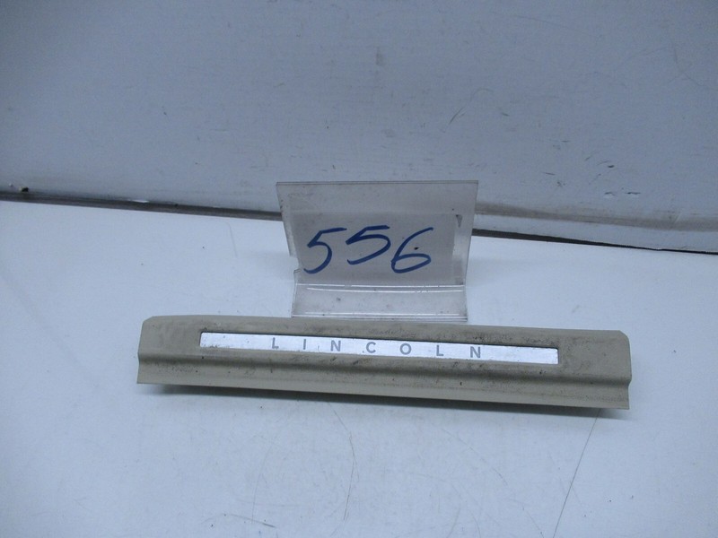 13-16 LINCOLN MKS FRONT RIGHT PASSENGER DOOR SILL SCUFF PLATE TRIM W/ LIGHT OEM