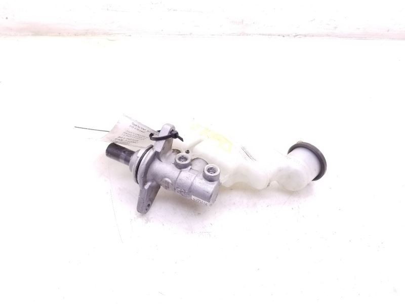 12-18 TOYOTA YARIS 1.5L FWD AT BRAKE MASTER CYLINDER ASSEMBLY