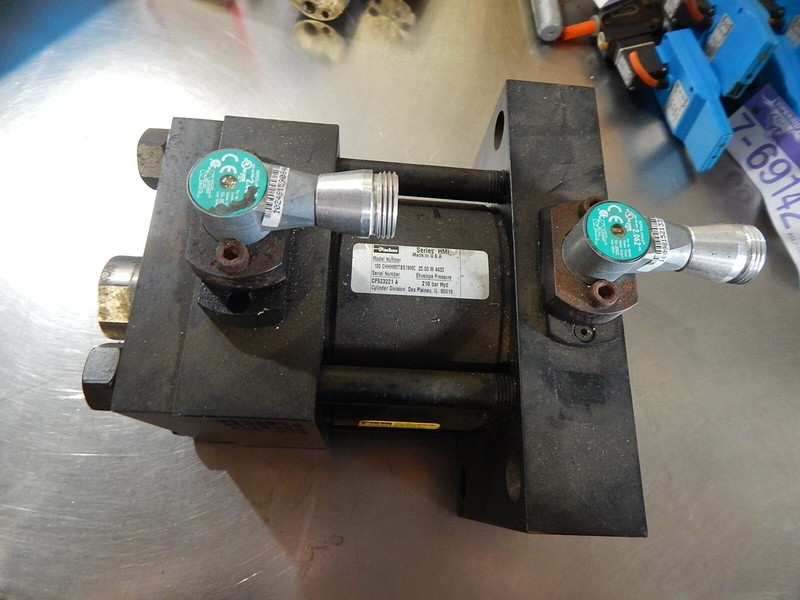 Parker 100 CHHHMITBS19MC M 4433 Cylinder 210Bar CF523221A HMI *FREE SHIPPING*