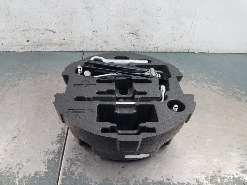 2012 Mercedes AMG CLS 63 Jack / Tool Kit / Foam Set #8399 K4