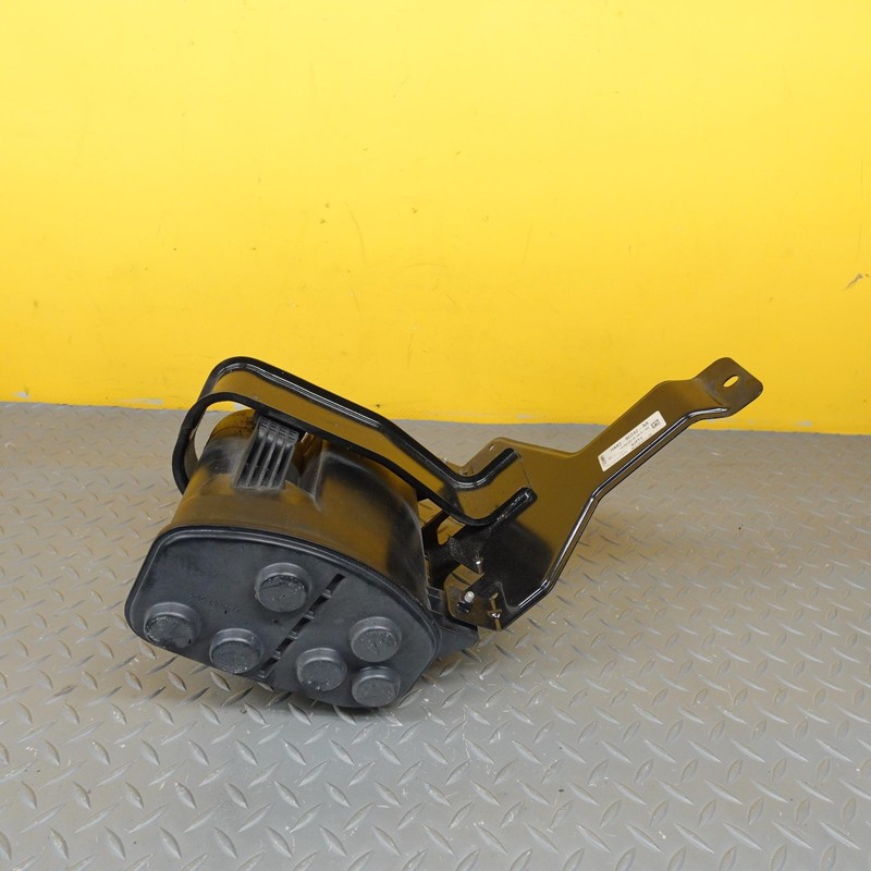 2018-2024 JAGUAR F-PACE FUEL VAPOR EVAPORATOR CANISTER LEAK DETECTION PUMP OEM