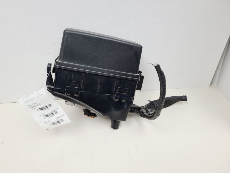Fuse Box Engine Compartment US Market Sedan Fits 09-14 GENESIS 567998
