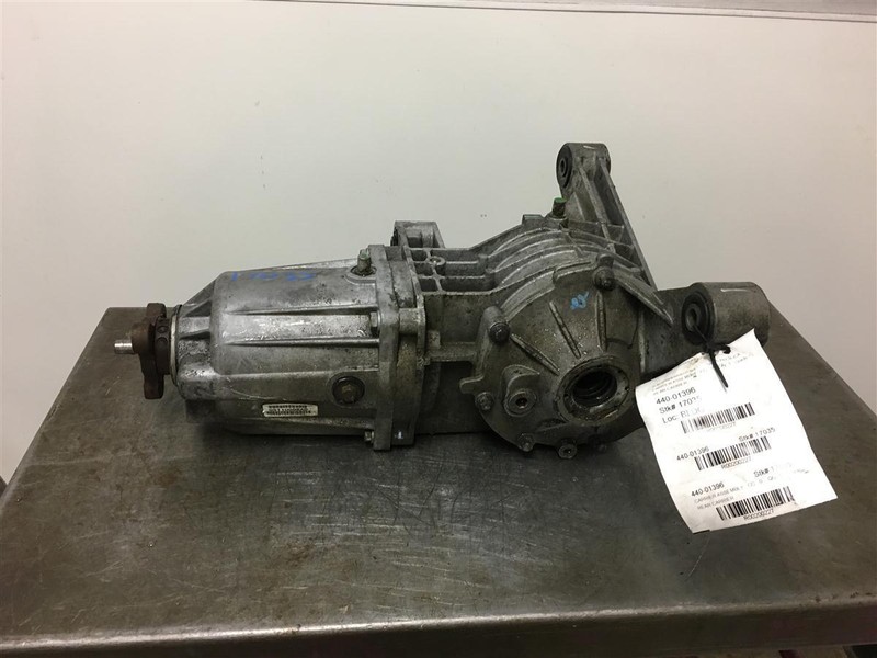 2004 2005 2006 04 05 06 CHRYSLER PACIFICA REAR CARRIER CASE OEM 440-01396