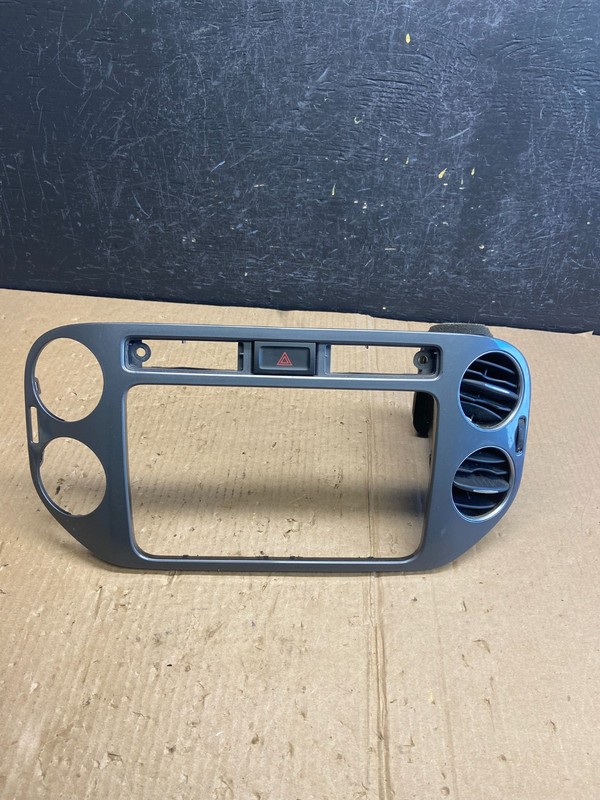 2012 to 2017 Volkswagen Tiguan Center Dashboard Radio Bezel Trim ae4044 DG