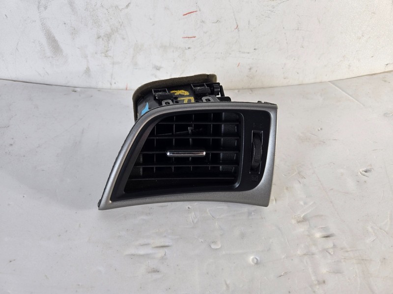 2013-2015 Nissan Sentra Right Front Dash Air Vent Grille 68760-3SG1A OEM 15268