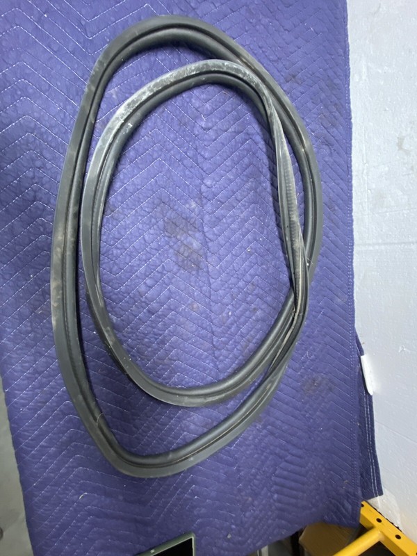 2012-2018 FORD FOCUS SE REAR BACK hatch LID WEATHERSTRIP SEAL RUBBER OEM