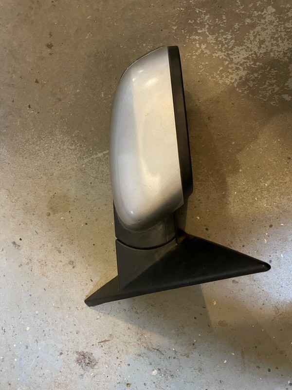 14-19 KIA SOUL OEM RH SILVER DOOR MIRROR - W/O HEATED W/ TURN SIGNAL