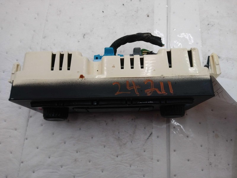 Used A/C Selector Switch fits: 2005 Chevrolet Tahoe w/AC w/o hybrid option autom