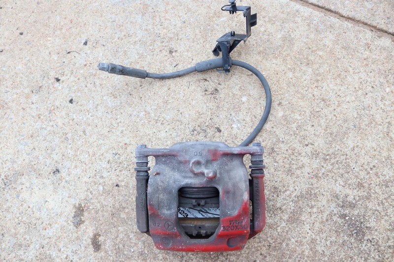2014-2019 MERCEDES CLA CLASS CLA250 C117 FRONT LEFT DRIVER BRAKE CALIPER OEM