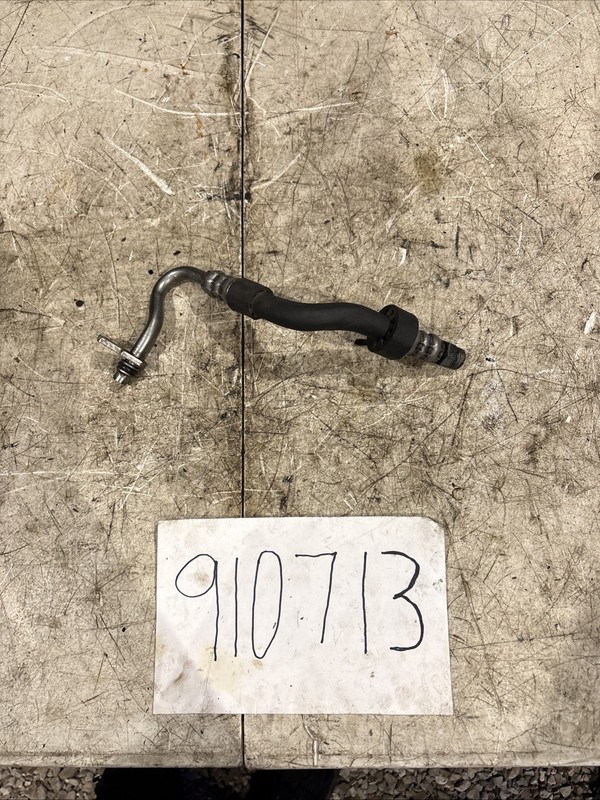 2004-2008AUDI 2.0TA4 Avant S4 Cabrio Oil Pressure Line 8E0317825AT