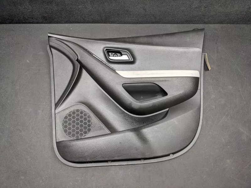 Front Right Door Trim Panel 2017 Chevrolet Trax 42428141 2018 2019 2020