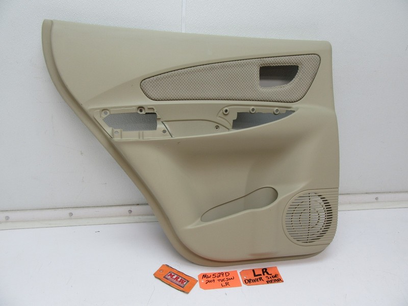 DOOR PANEL DRIVER L LEFT TAN REAR BACK ARM REST SPEAKER COVER. fits 05-09 TUCSON